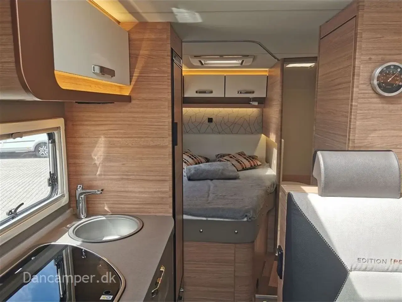 Billede 20 - 2022 - Weinsberg CaraCompact 600 MF "Pepper Edition"   Under klargøring! Flot Pepper Edition, 9-trin aut., Solcelle 180W, Lithiumbatteri 100Ah, El-trin, Navigation, Head-up display