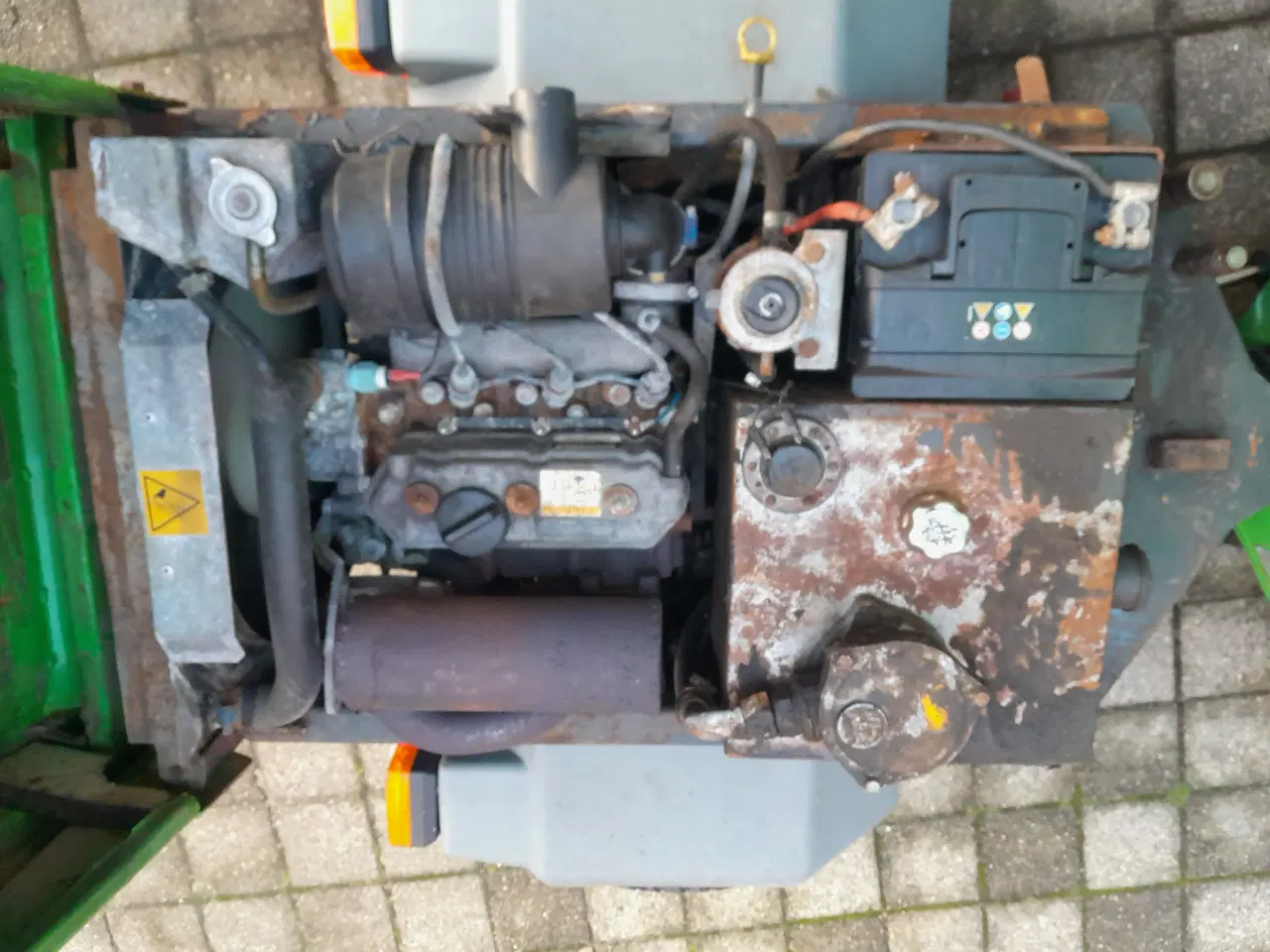 Billede 5 - Egholm med kost,