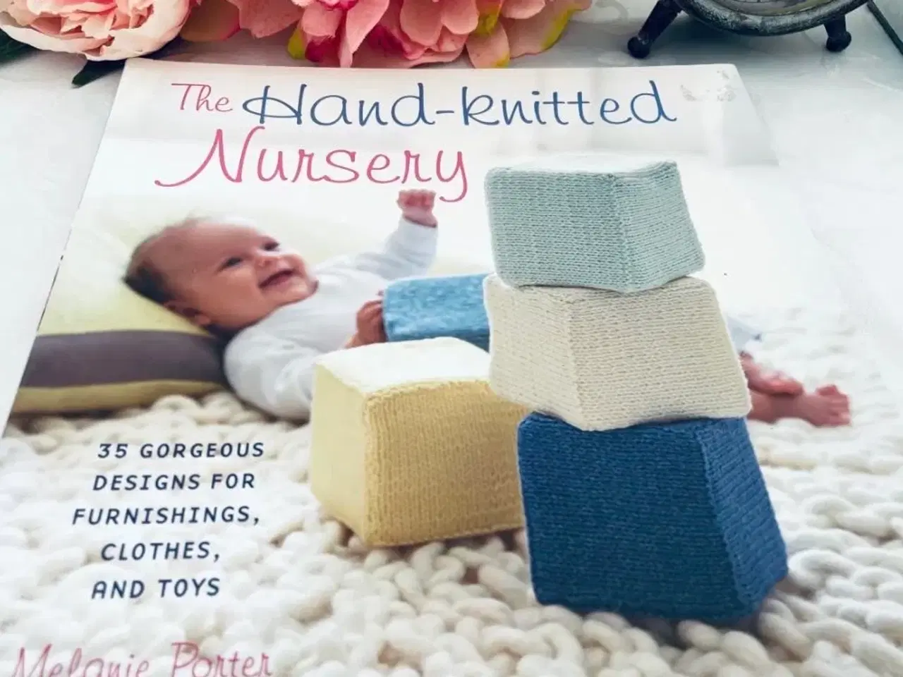 Billede 1 - “ the hand-knitted nursery “ Håndarbejdsbog