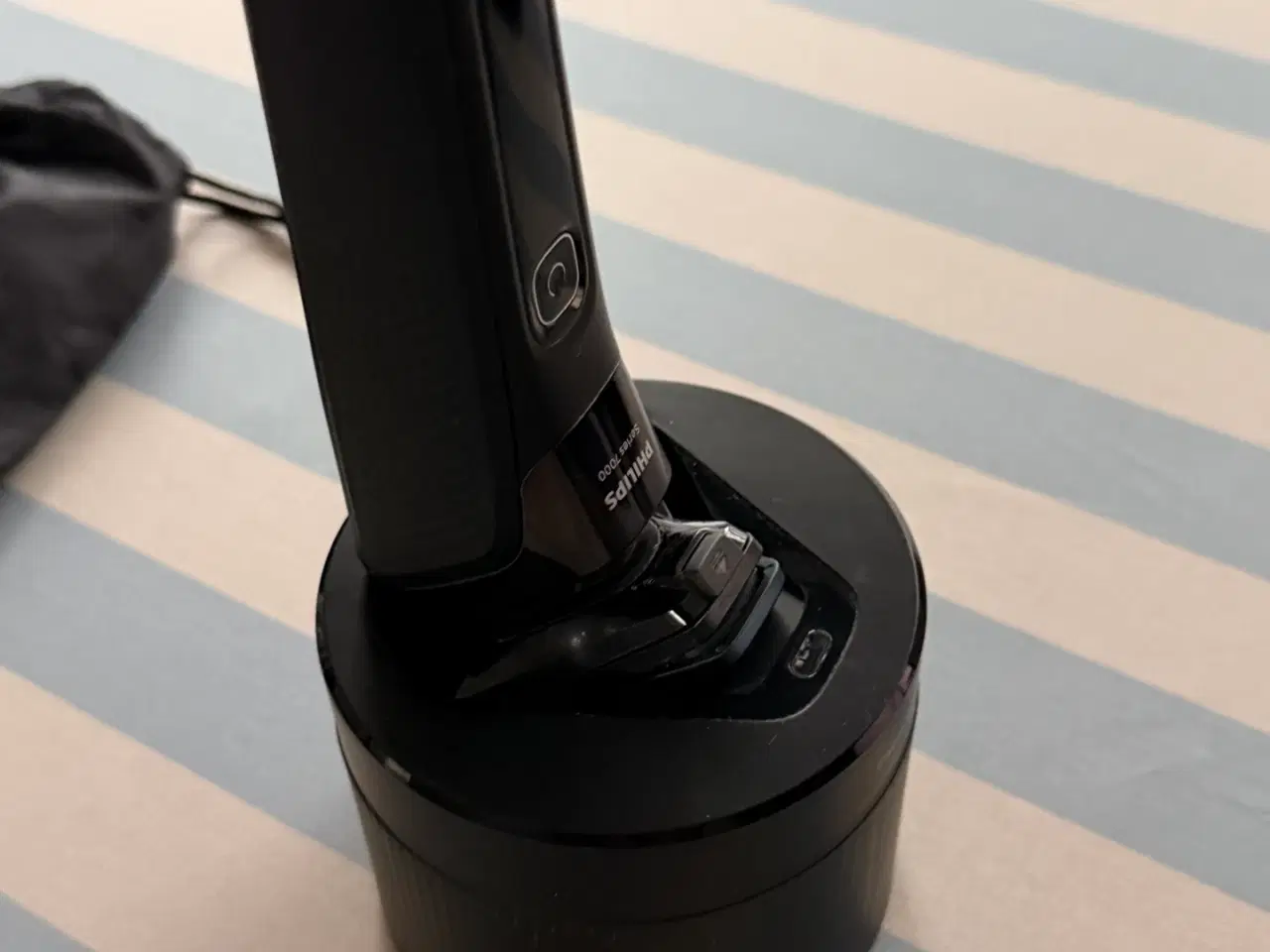 Billede 5 - SUPER PHILIPS s 7000,- Barbærmaskine  Brugt 2 gang