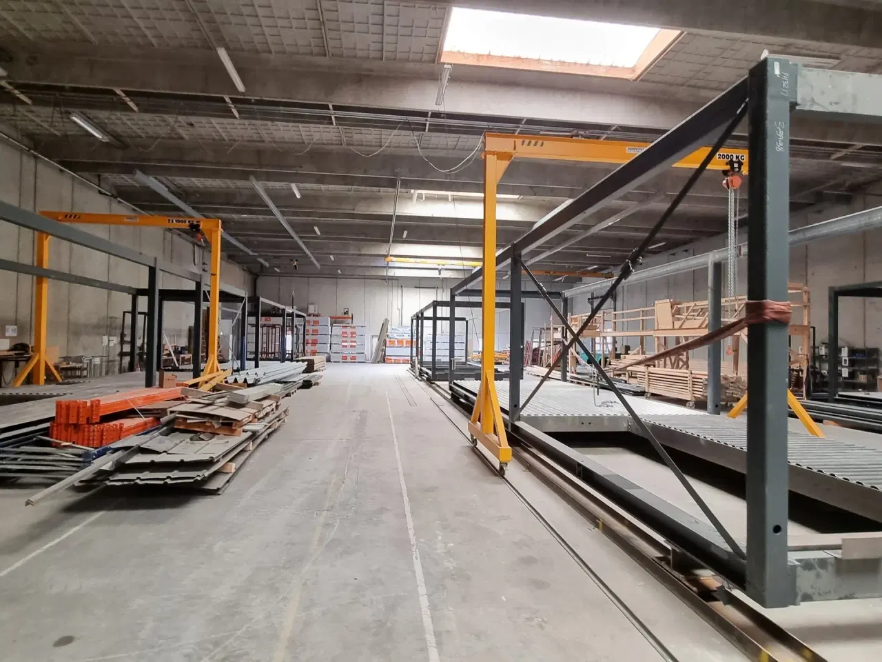 Billede 11 - Højloftet lager med kontor