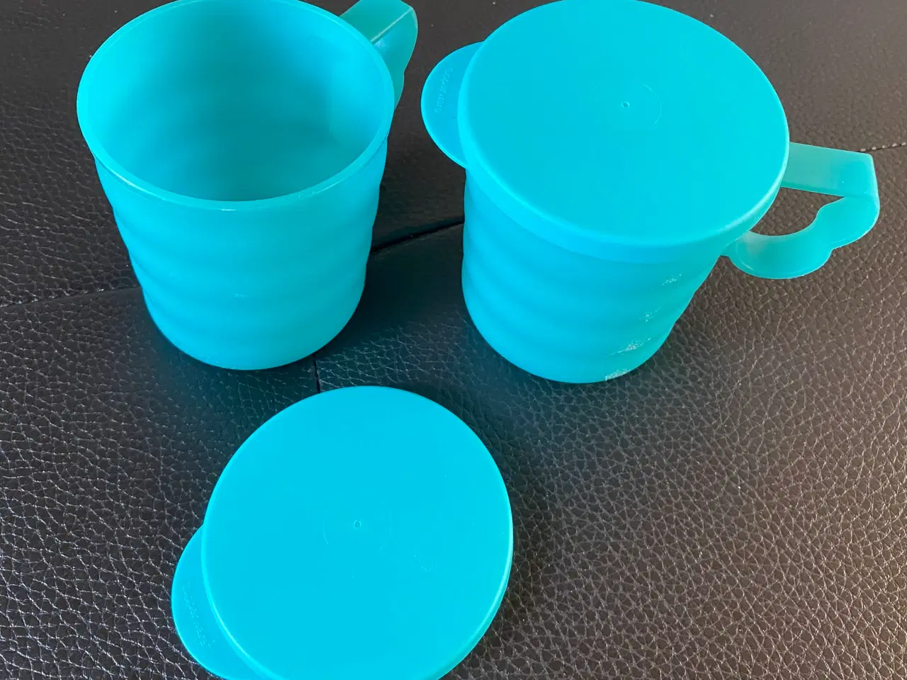 Billede 1 - 2 stk Tupperware krus med låg 