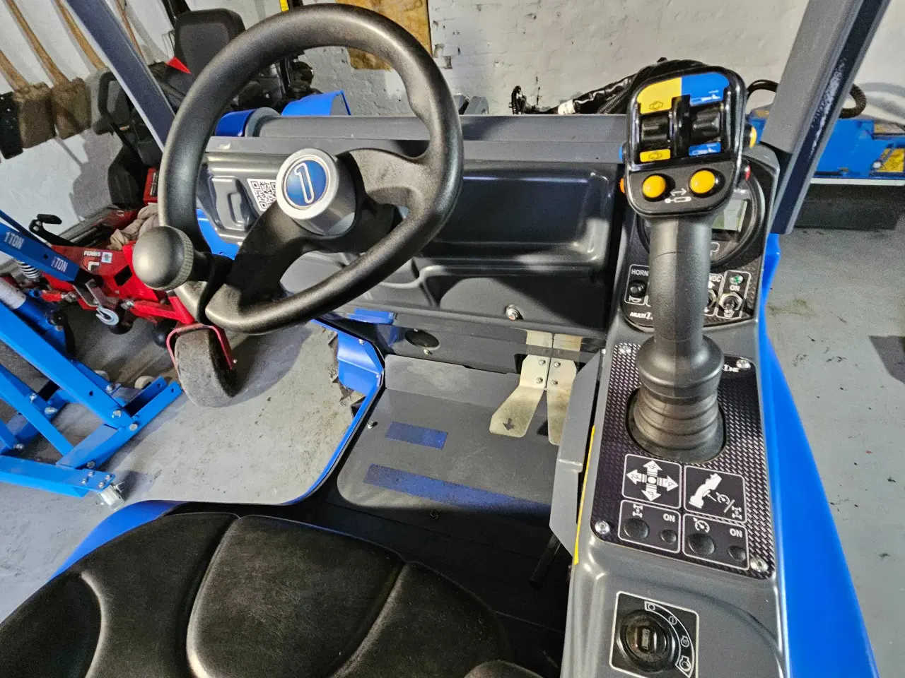 Billede 8 - Multione 5.3 Minilæsser fra 2023 130 timer