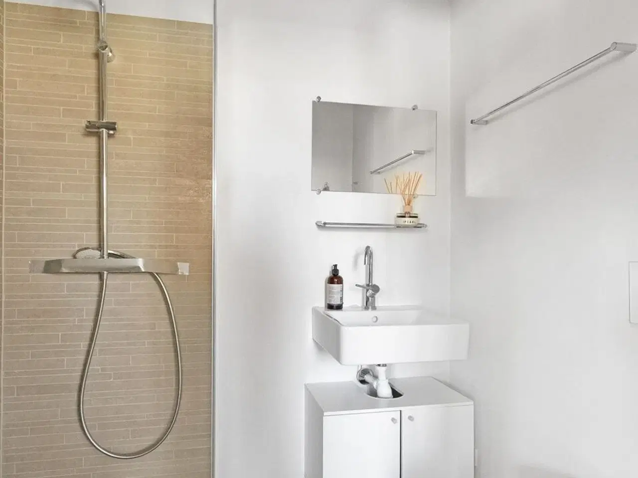 Billede 19 - EKSKLUSIVE LEJEMÅL VED FREDERIKSBERG HAVE KONTOR / KLINIK / SHOWROOM M.M.