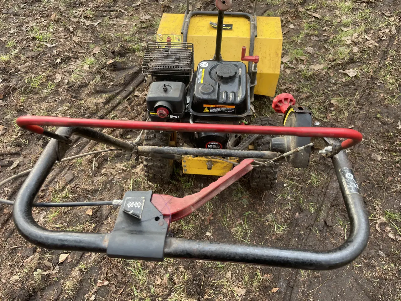 Billede 5 - Fejekost til sne/fliser. Kører fint.