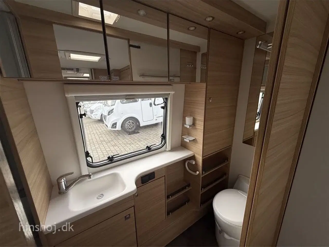 Billede 9 - 2019 - Dethleffs Generation Scandi 695 BQT   Lækker vintervogn med fritstående dobbeltseng og front køkken fra Hinshøj Caravan