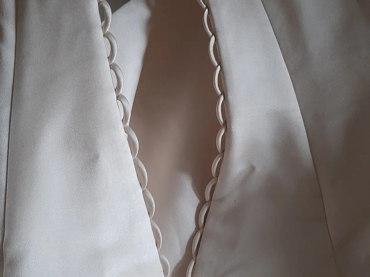 Billede 10 - Brudekjole / matchende tøj til gommen