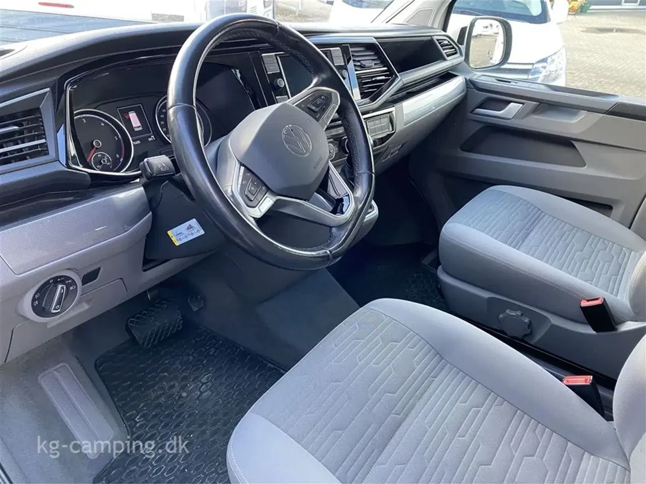 Billede 5 - 2021 - VW California Ocean 2.0 TDI 150 DSG   Super velholdt lille California van med DSG gear