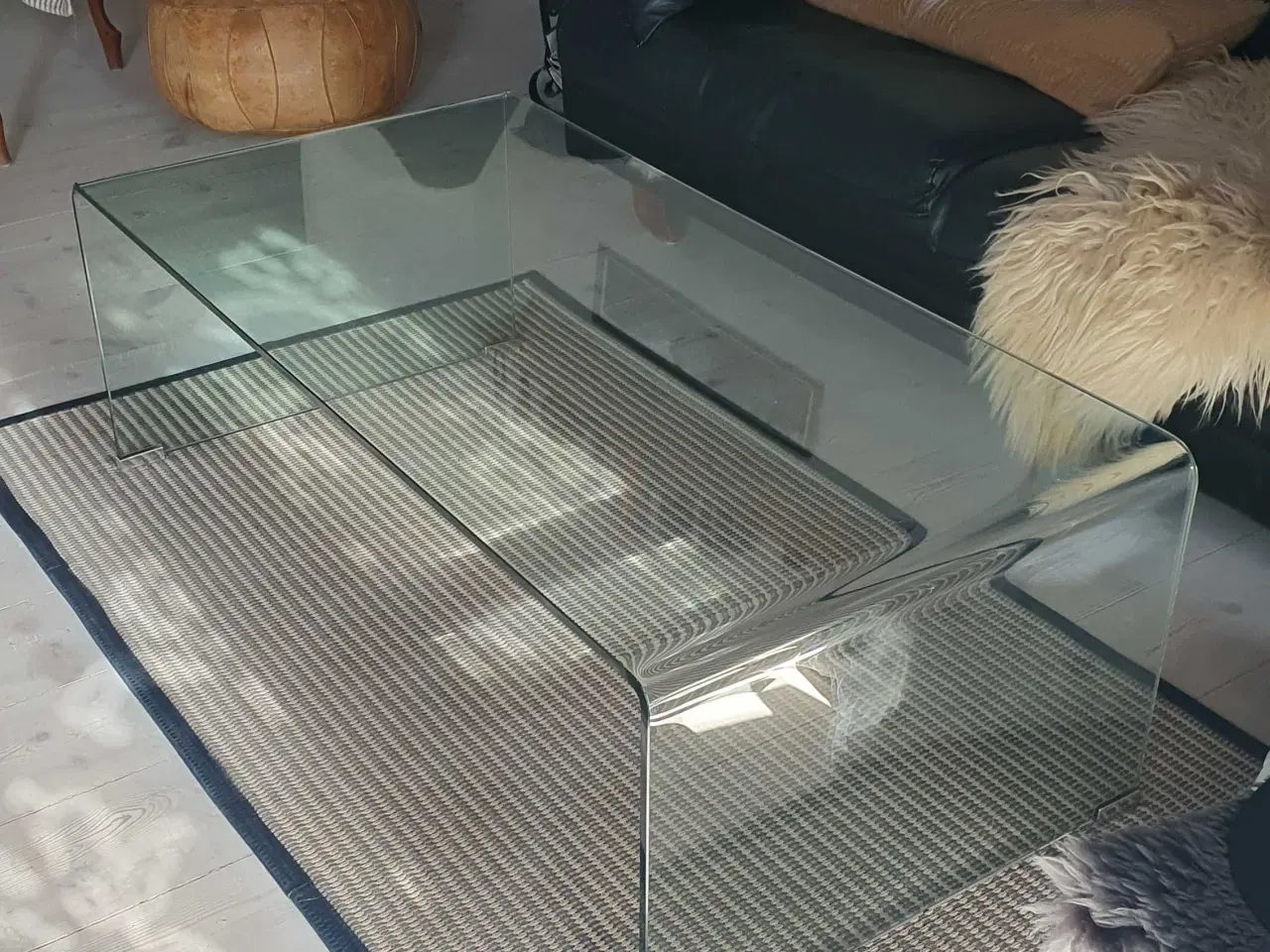 Billede 3 - Stilfuldt sofabord i hærdet glas