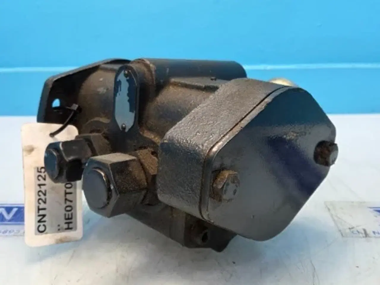 Billede 3 - New Holland T8.320  Smøreoliepumpe 84425104