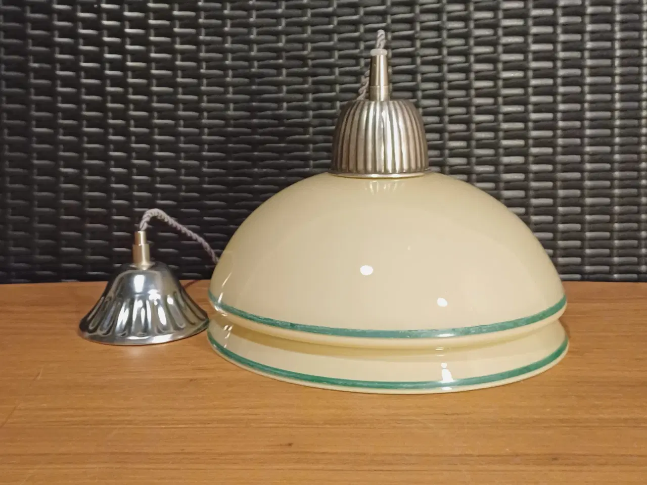 Billede 1 - Vintage/Retro loftlampe med glasskærm og bakelit