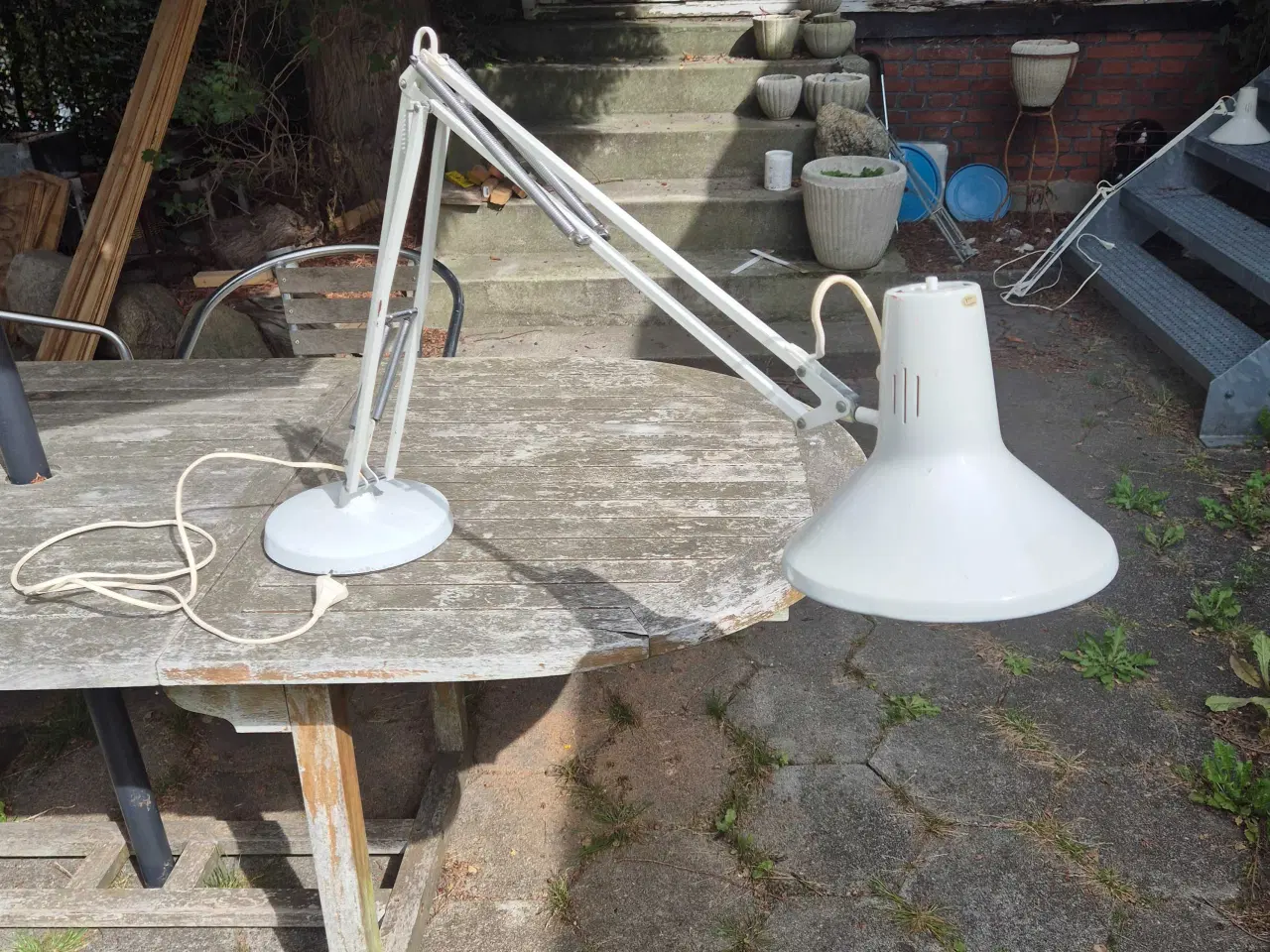 Billede 12 - Hvid arkitektlampe på rund fod 