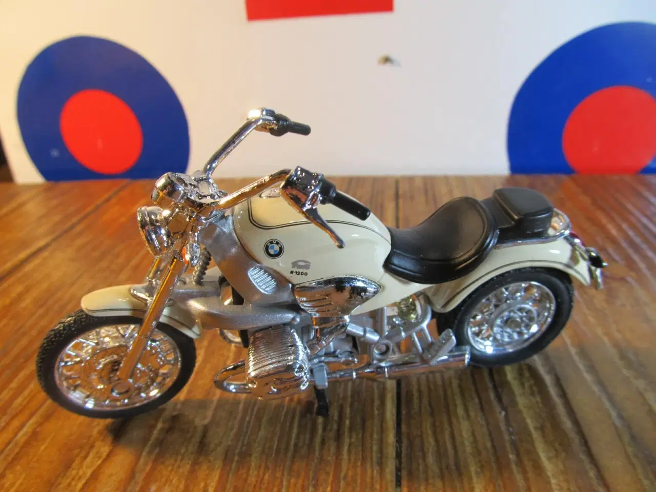 Billede 1 - Modelmotorcykel, skala 1:18