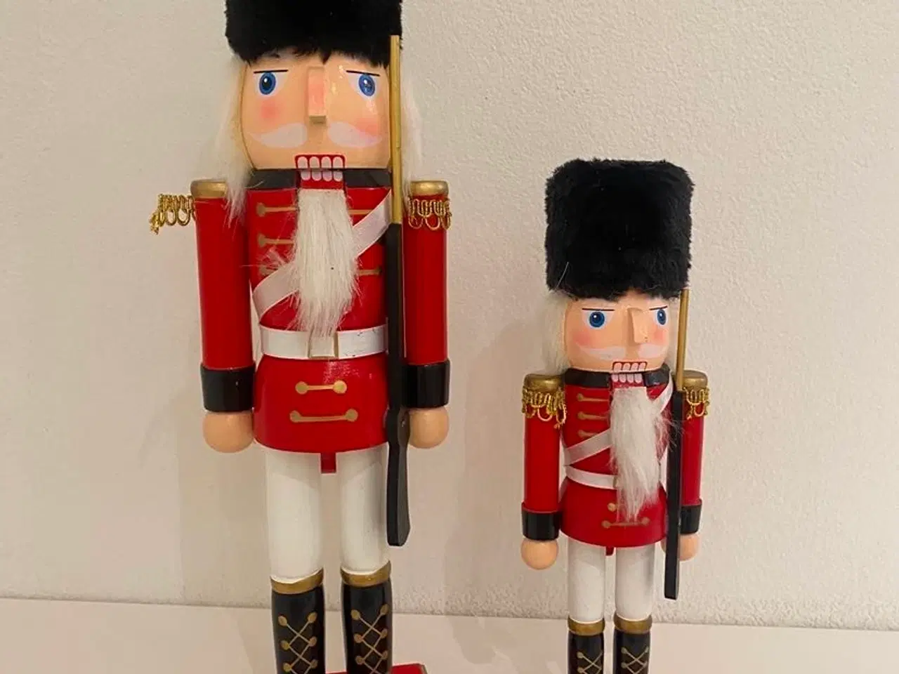 Billede 1 - Jule garder 2 stk