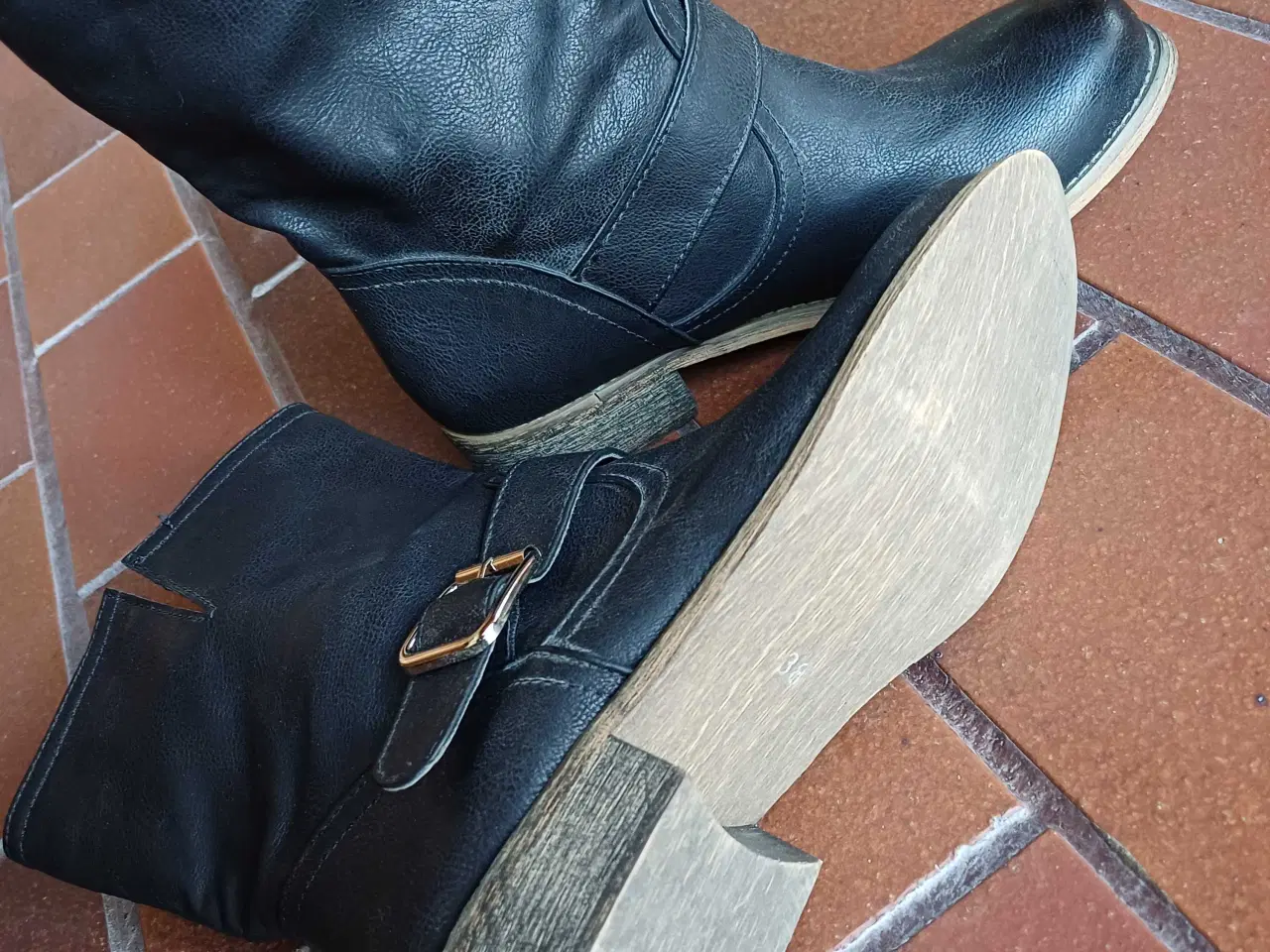 Billede 2 - Sort forårs ankelstøvle i skind