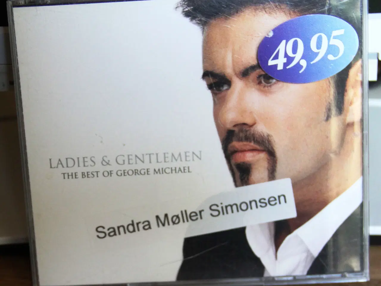 Billede 1 - Internationale CD’er sælges.