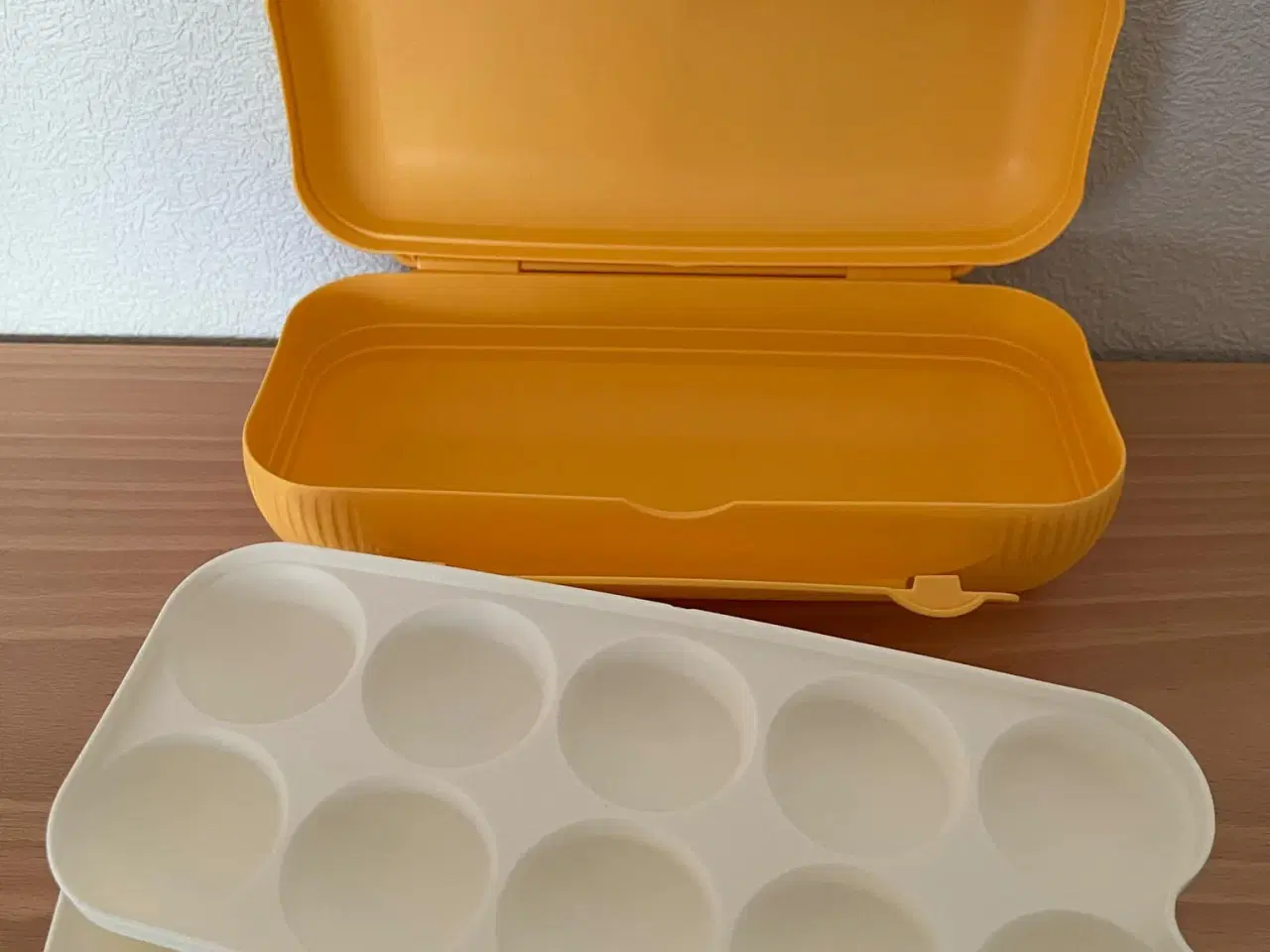 Billede 4 - Tupperware påske æggebeholder 