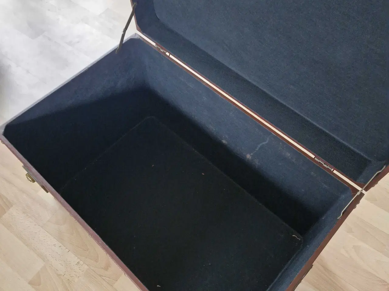 Billede 4 - Stor opbevaringskasse/kuffert I vintagestil 