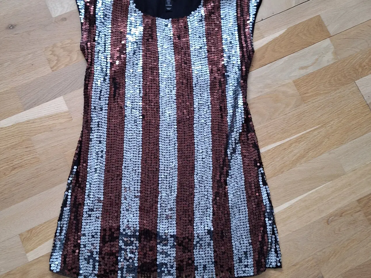 Billede 1 - Top/Minikjole