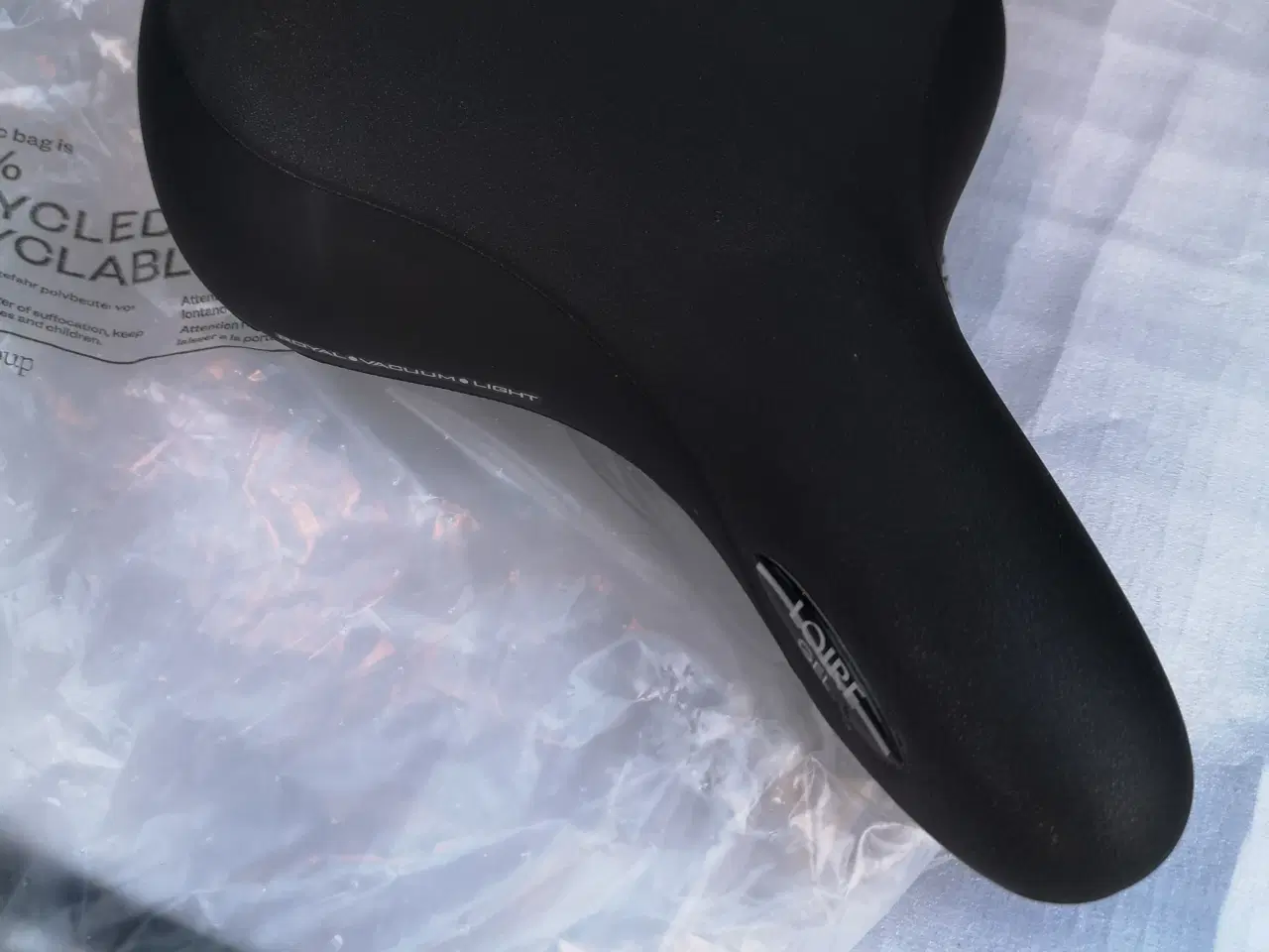 Billede 2 - Sadel 4 stk 700kr 1 stk 200kr 