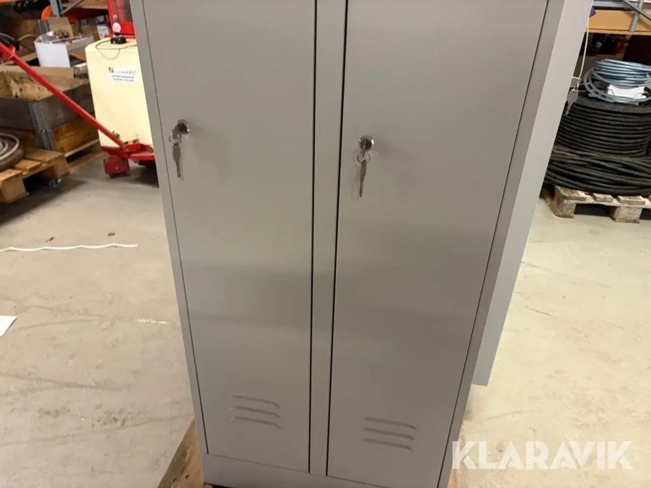 Billede 11 - Omklædningsskabe i stål 3 styk.