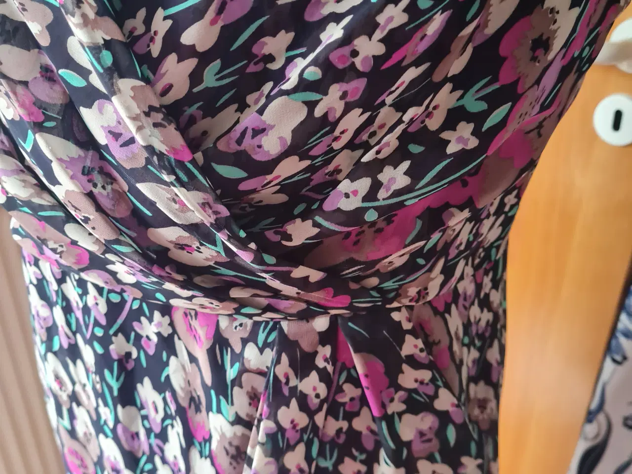 Billede 2 - Kjole str 42-44 M&S Peruna 