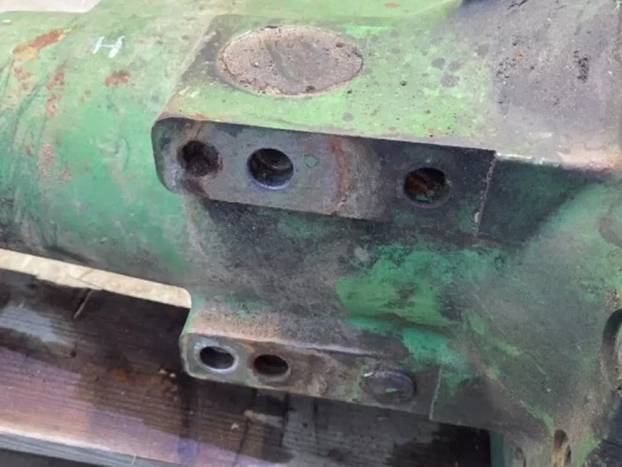 Billede 19 - John Deere 6300 Lår R. AL81318