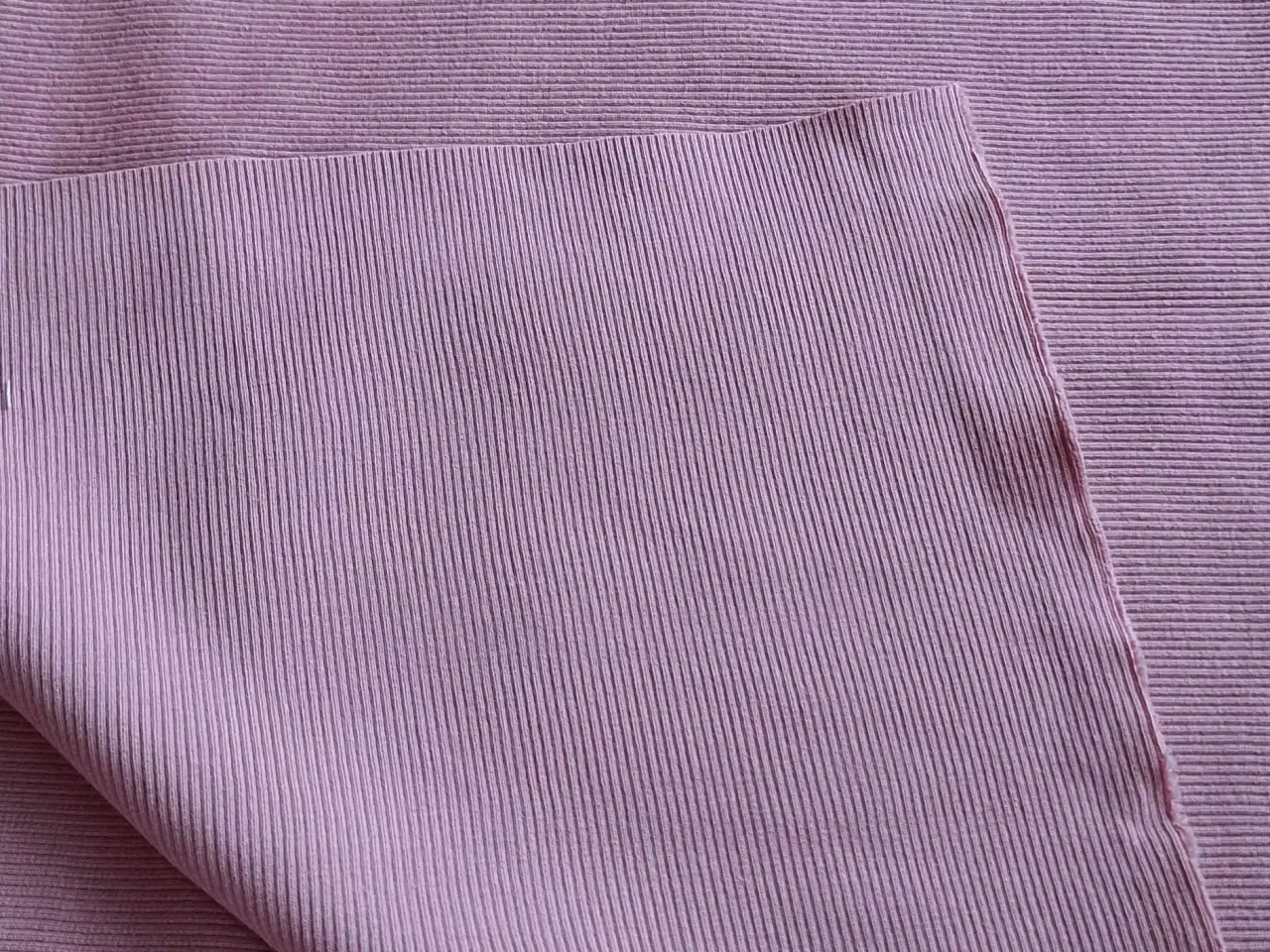 Billede 3 - Ribstrikket stof