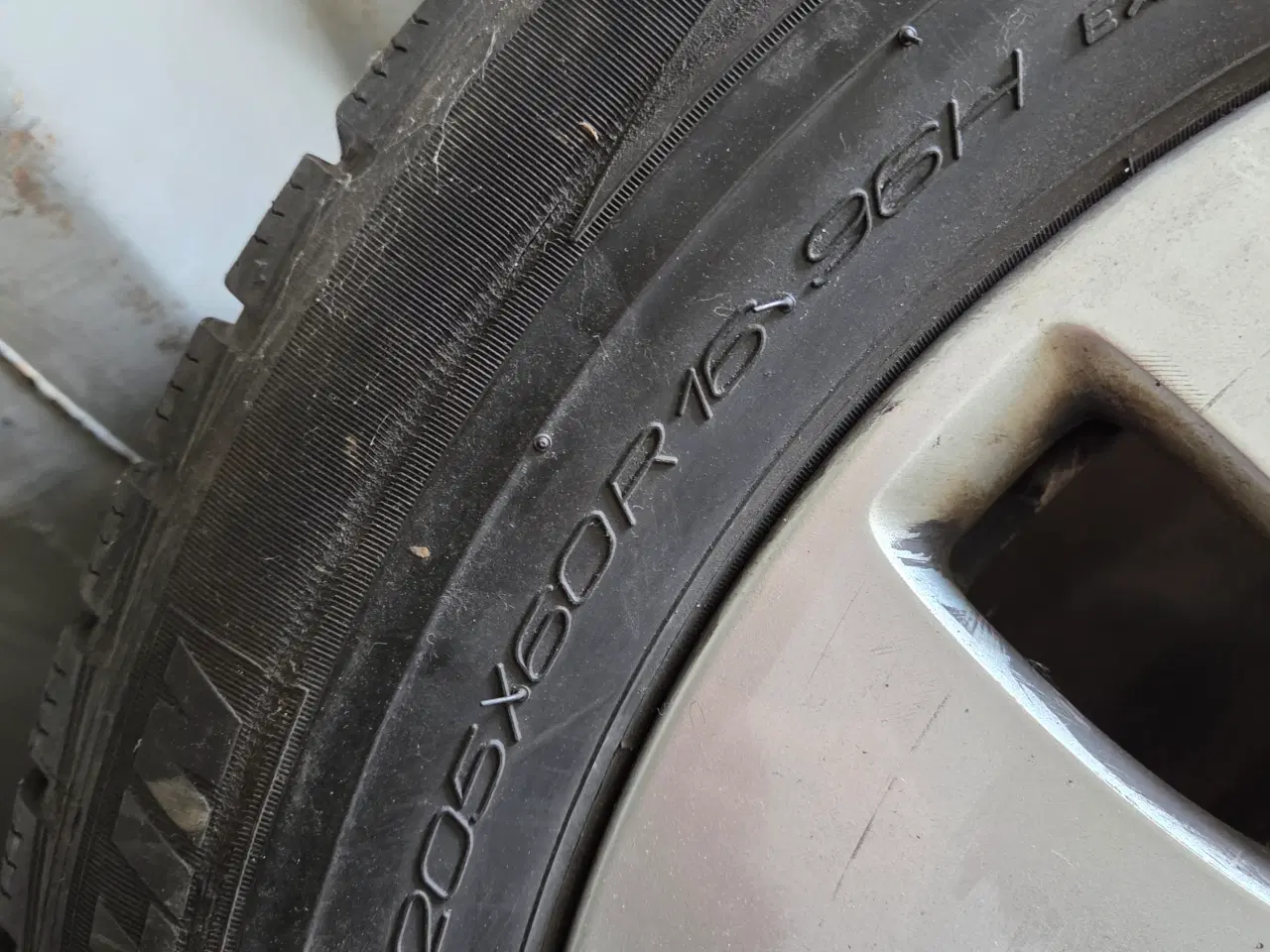 Billede 2 - 1 stk sælge med dæk