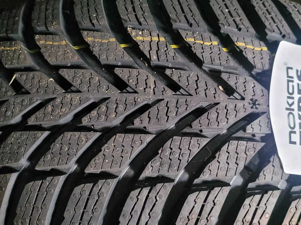 Billede 2 - 215 60 R 17