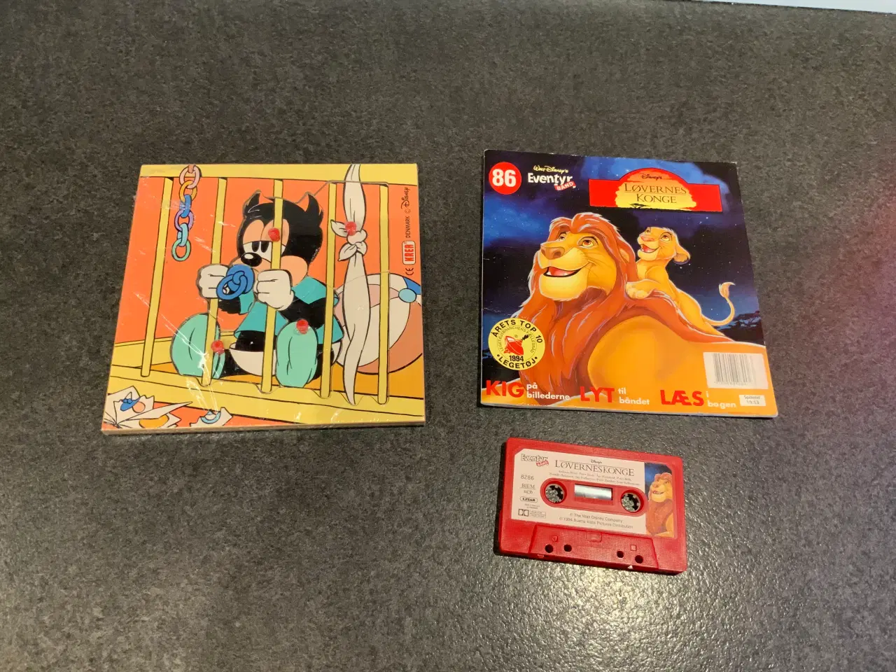 Billede 1 - Disney puskespil og bog+kassettebånd