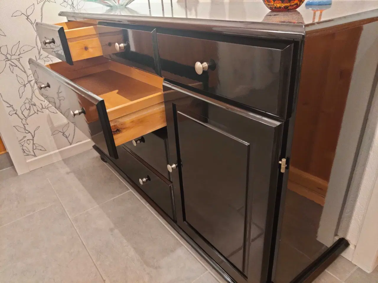 Billede 3 - Sortlakeret købmandsdisk