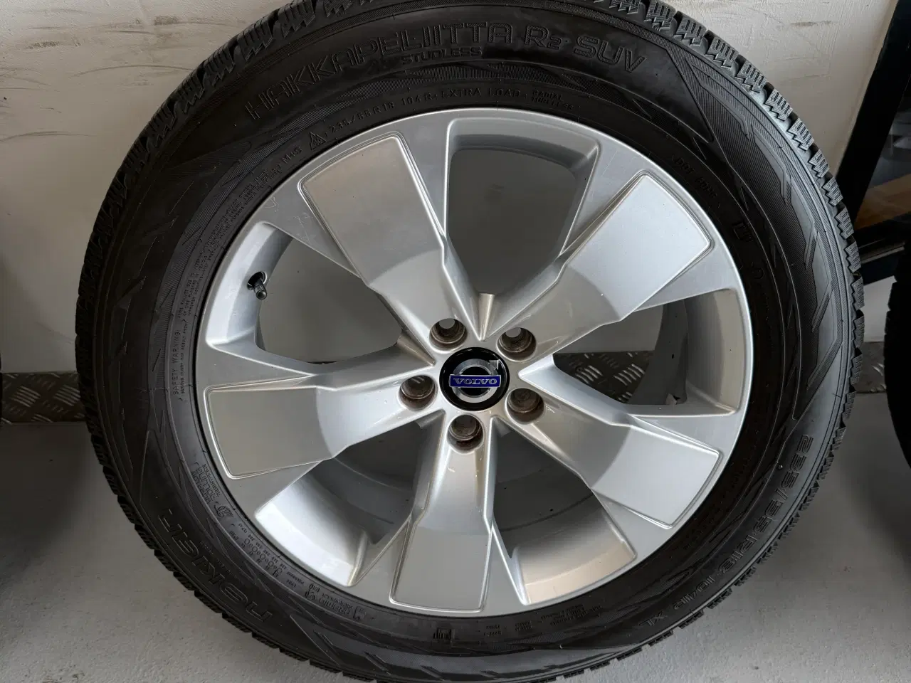 Billede 3 - Originale 18” Volvo fælge med brugte vinterdæk