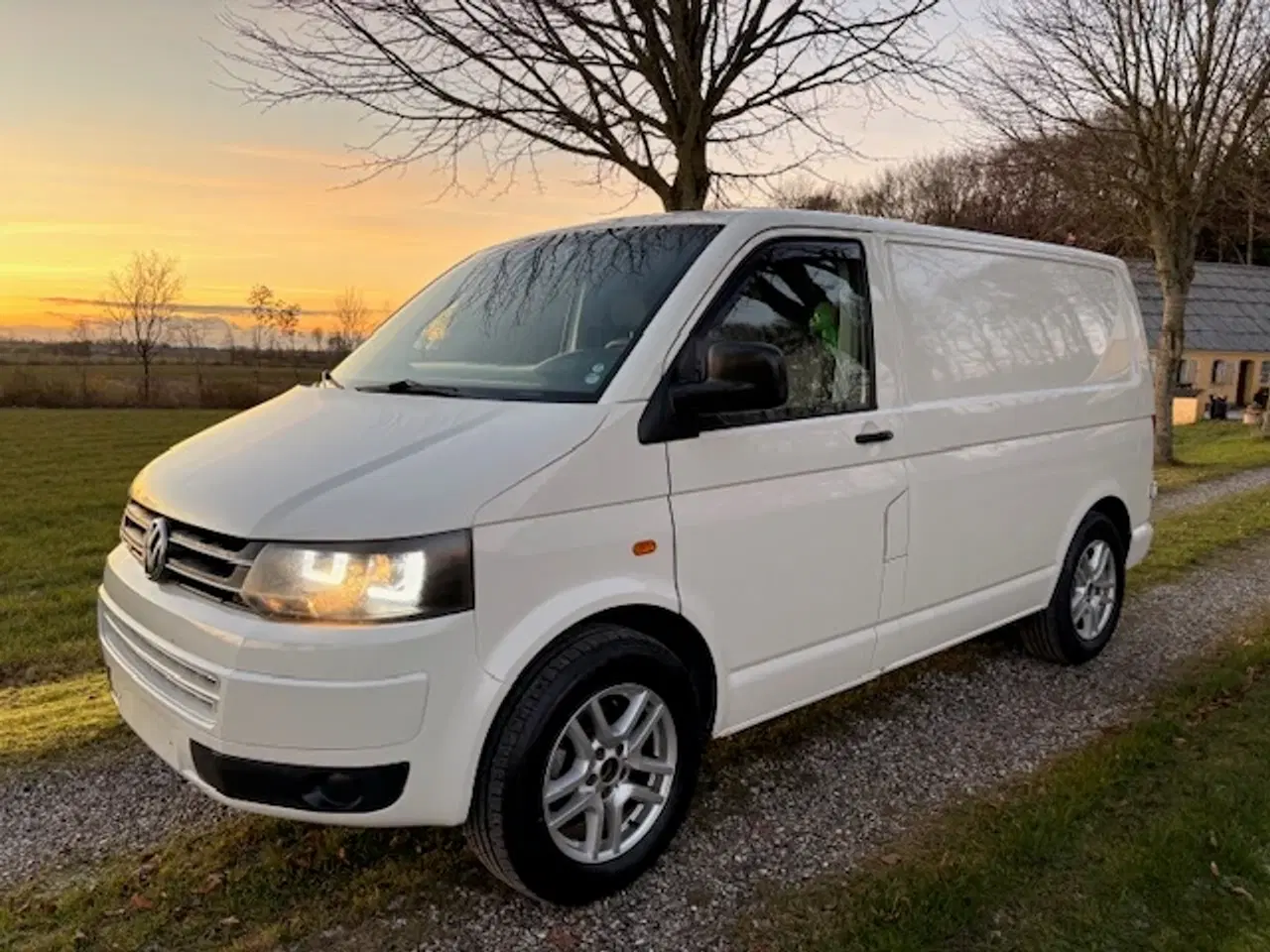 Billede 1 - VW Transporter 2,5 TDi 130 Kassevogn kort 4d Nysyn