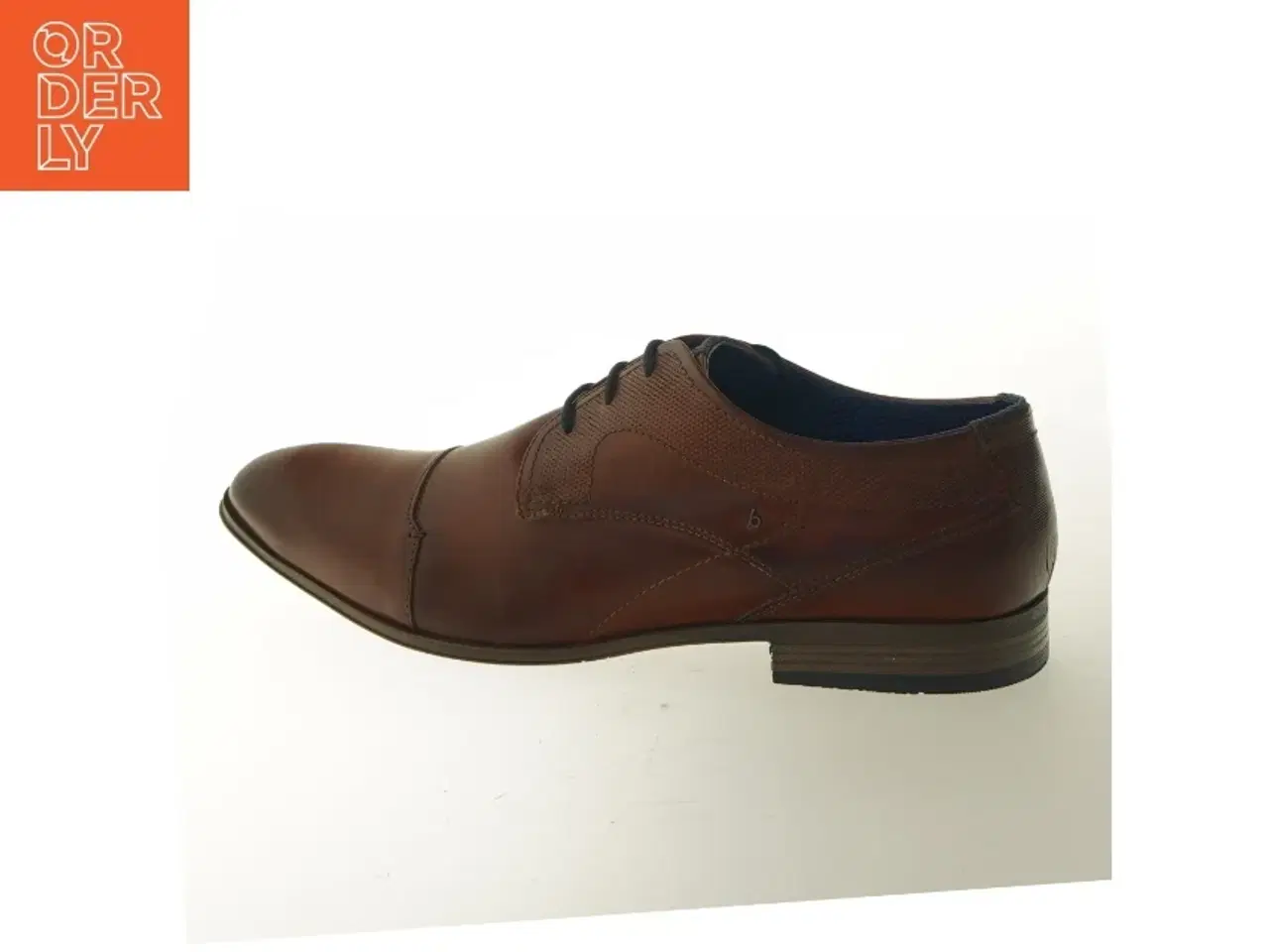 Billede 1 - Nye cognacfarvede herresko fra Bugatti (str. 48 )