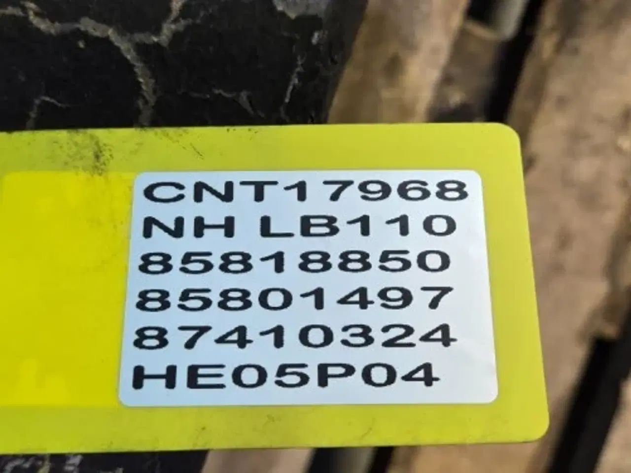 Billede 17 - New Holland LB110 Støtteben 85818850