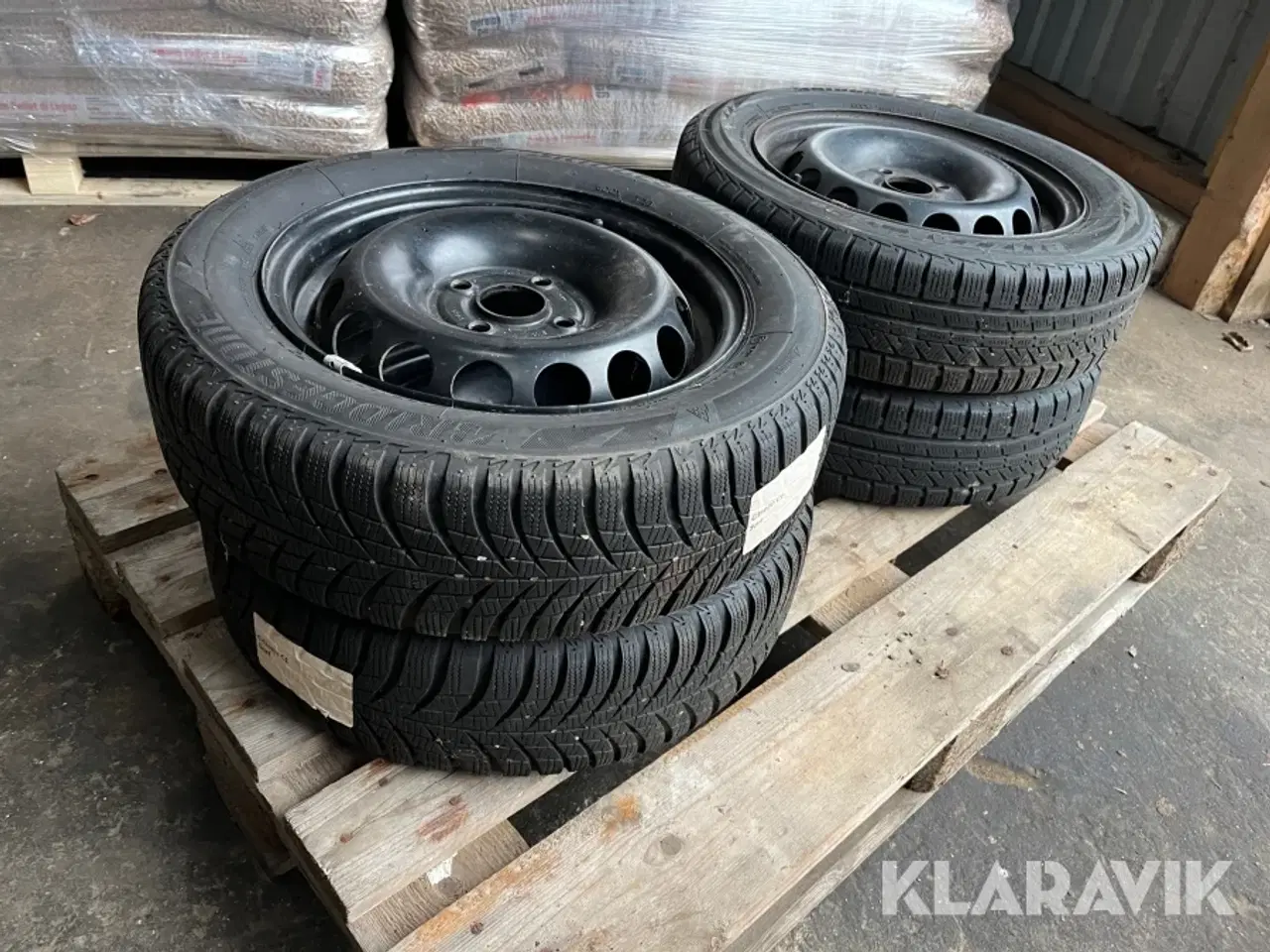 Billede 1 - Dæk med fælg BRIDGESTONE 165/65R14 vinder dæk