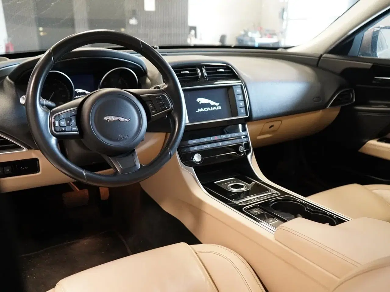 Billede 8 - Jaguar XE 2,0 D180 Portfolio aut.
