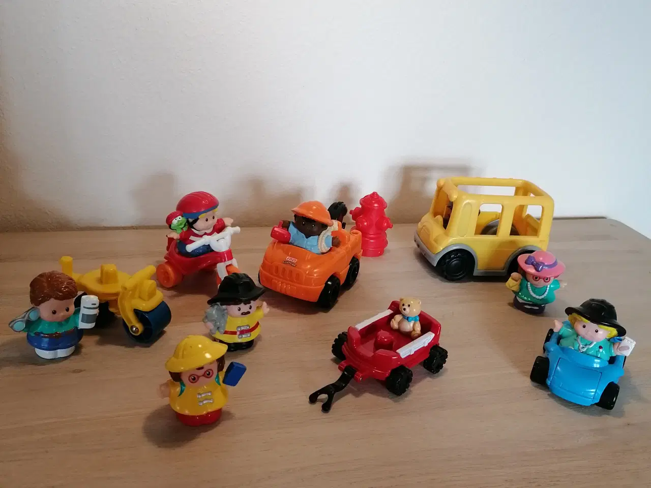 Billede 2 - Fischer price/little people, køre tøjer/ mennesker