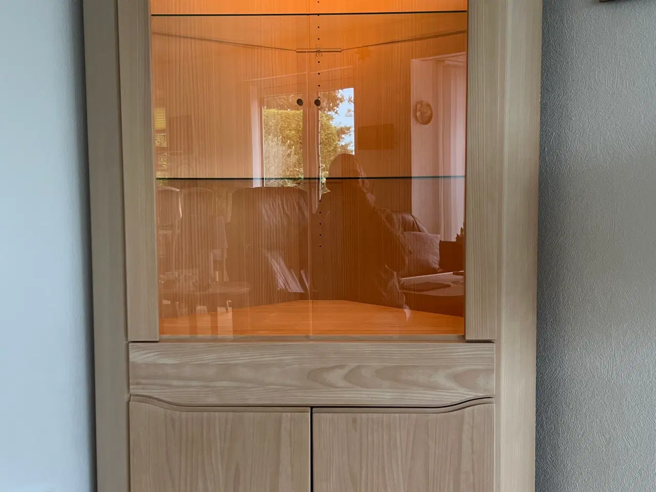 Billede 2 - skovby vitrine hjørneskab