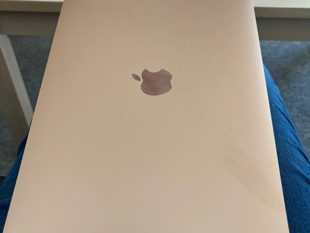 Billede 3 - MacBook Air m1  Gold 8gb ram 256 gb harddisk