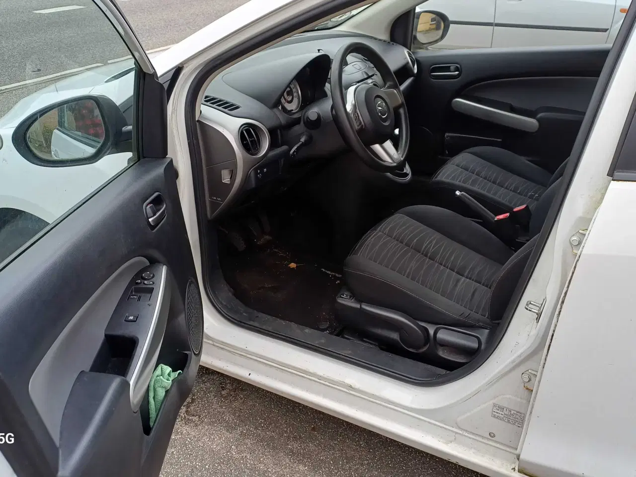 Billede 5 - Mazda 2 1.3 benzin 2009