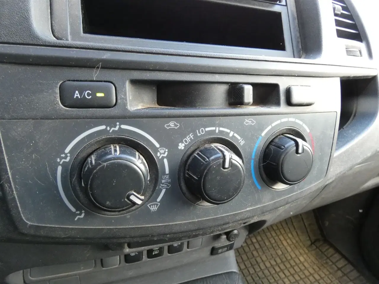 Billede 11 - Toyota HiLux Dobb.Kab. 2,5 D-4D T2 a/c 4x4 144HK Pick-Up