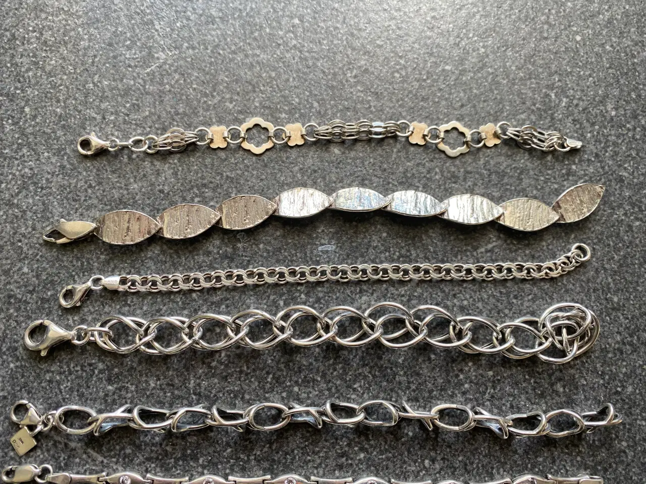 Billede 3 - 23 forskellige sølvarmbånd