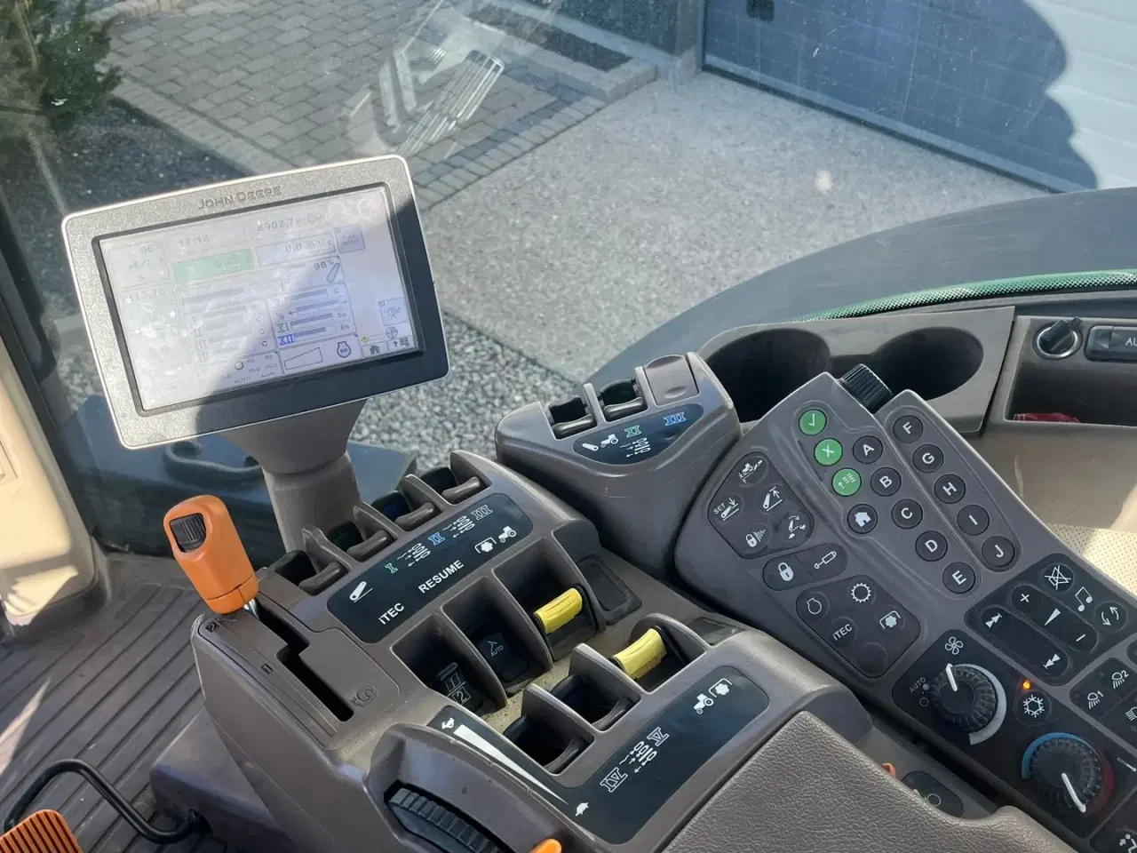 Billede 8 - John Deere 7260R AP med frontlift og front PTO