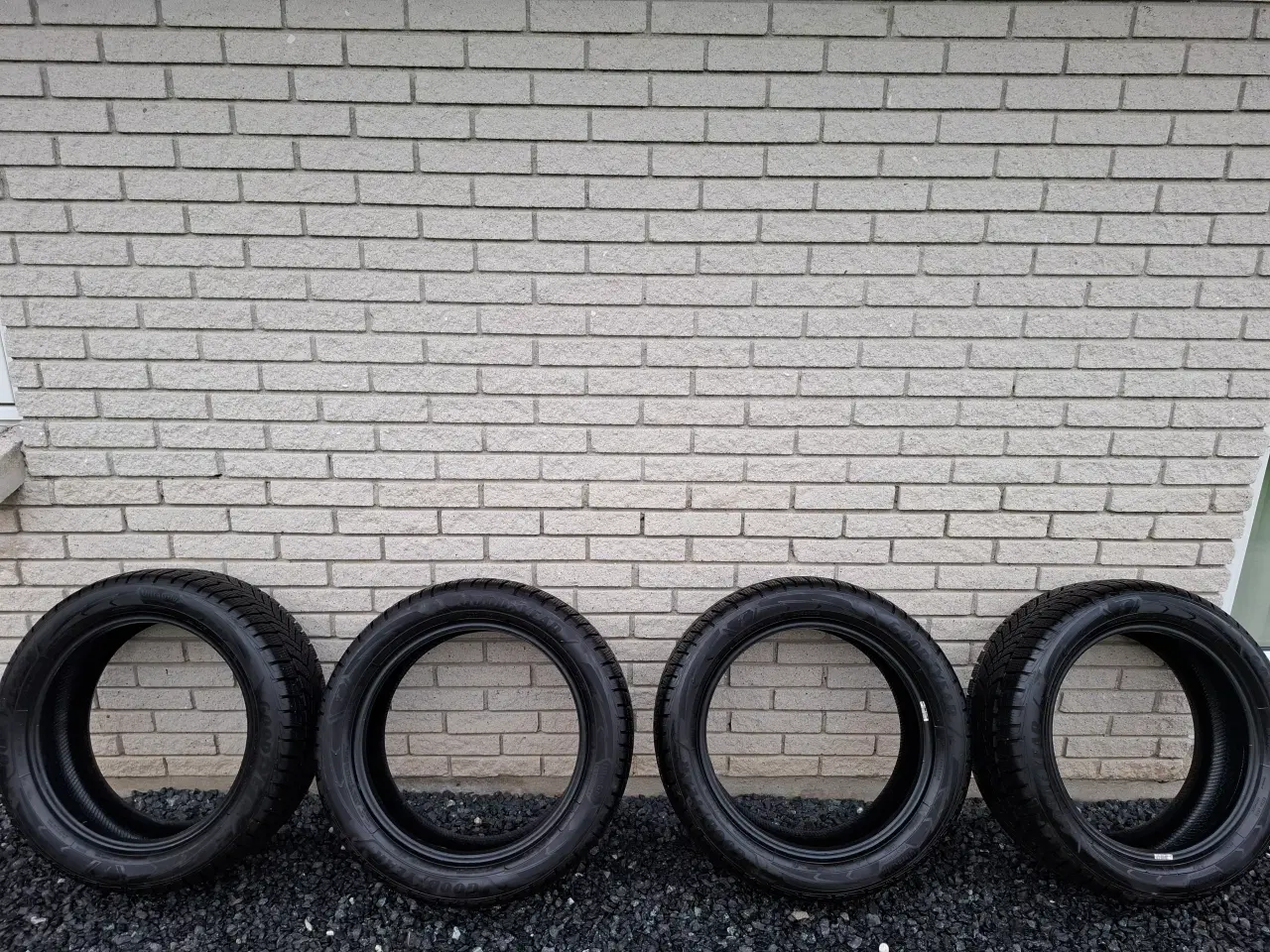 Billede 1 - Goodyear vinterdæk 215/55-18 99V 