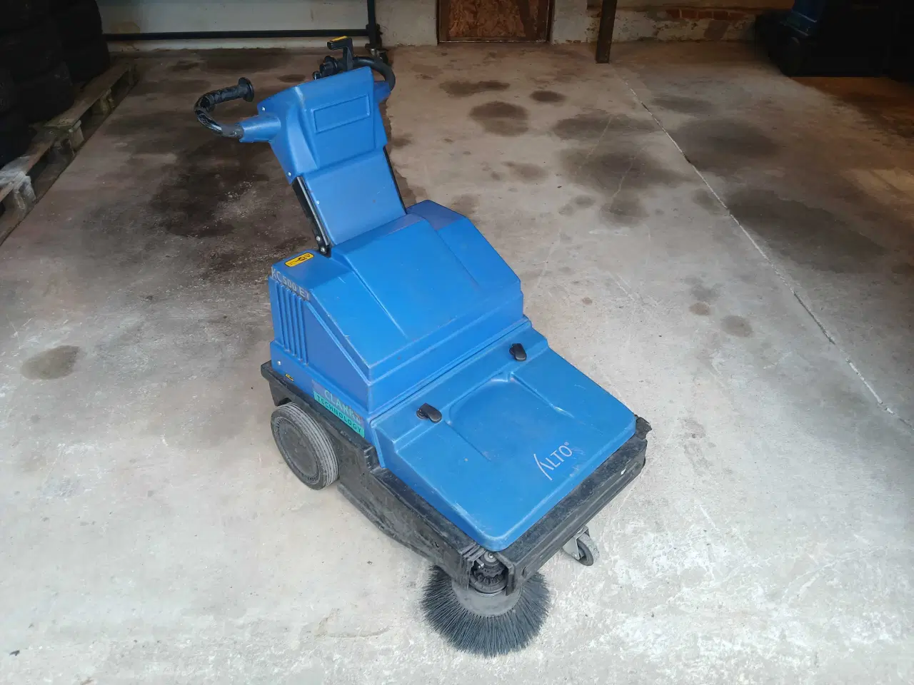 Billede 1 - Nilfisk-alto kc500et fejemaskine