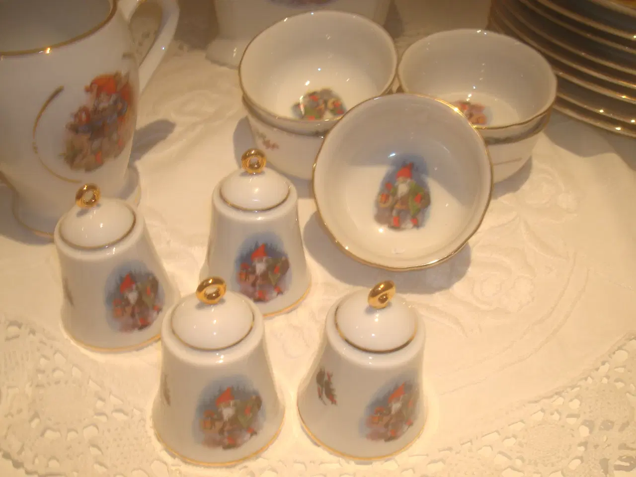 Billede 2 - FIRKLØVEREN, GL DAGS JUL, SJÆLDNE klokker, tallerk