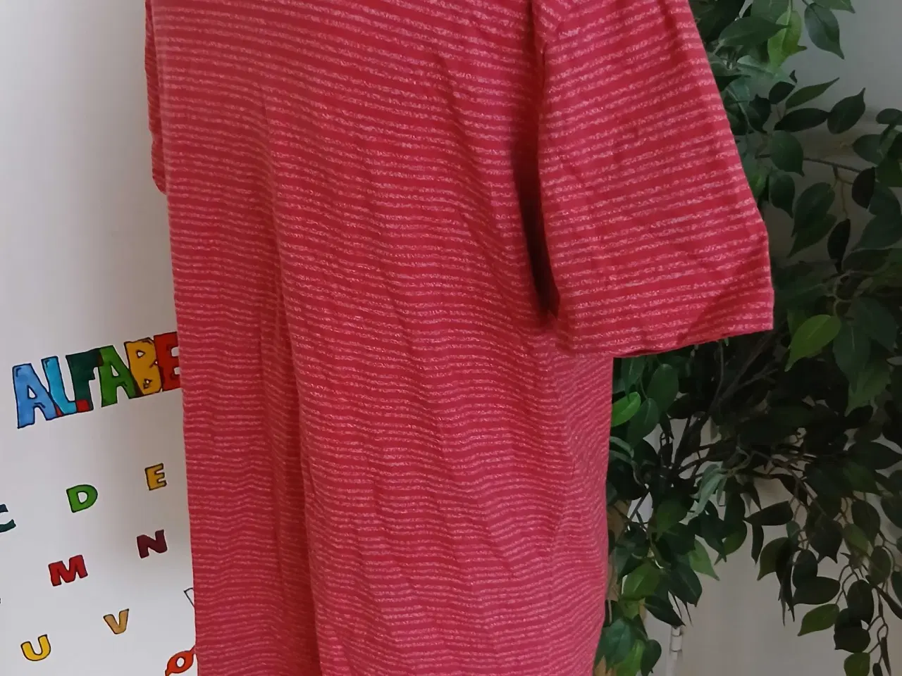 Billede 4 - T-shirt. Lindbergh. XL