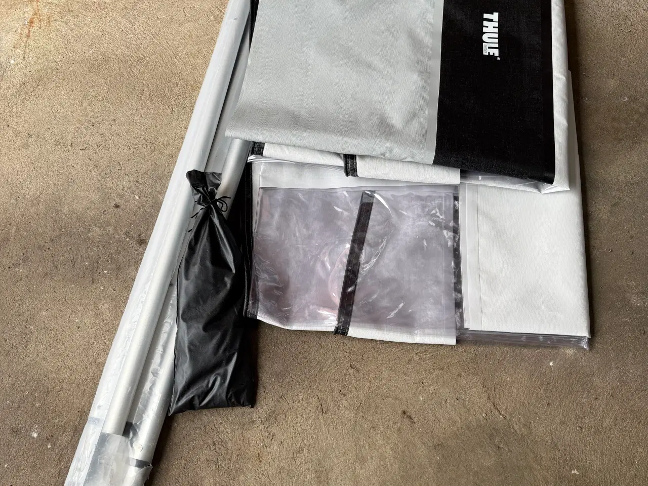 Billede 1 - Sider og fronter til Thule markise 